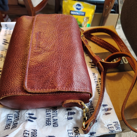 Portland Leather Medium Metro - Picture 2 of 9